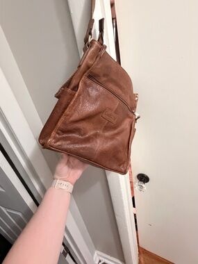 Vintage-Style Brown Leather Shoulder Bag with Adjustable Strap